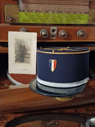 Kepi de policía francés