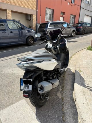 Kymco Xciting 400i ABS Maxi Scooter