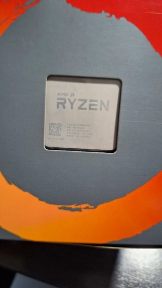AMD Ryzen 3 2200G con Radeon Vega