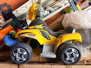 Quad infantil amarillo