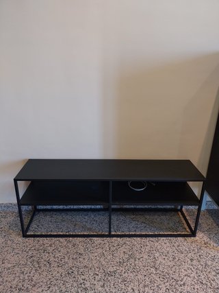 Mesa de centro negra para TV