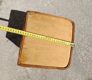 Cesta Mimbre Antigua con Cierre Metálico.
