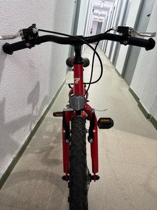 Bicicleta Conor 18 con ruedines