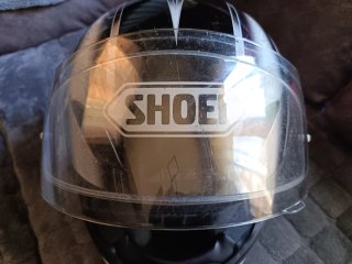 Casco Moto Shoei Negro y Rojo