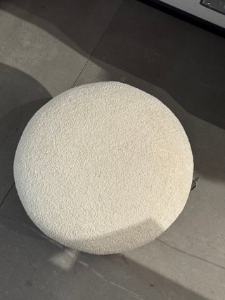 Taburete de tela blanco Roto con 3 patas
