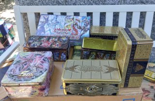 Scatole Yu-Gi-Oh! in metallo dorato