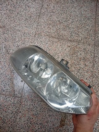 Faros delanteros Alfa Romeo 156.