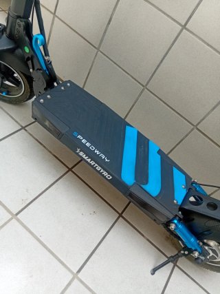 Patinete Eléctrico SmartGyro Speedway Negro/Azul