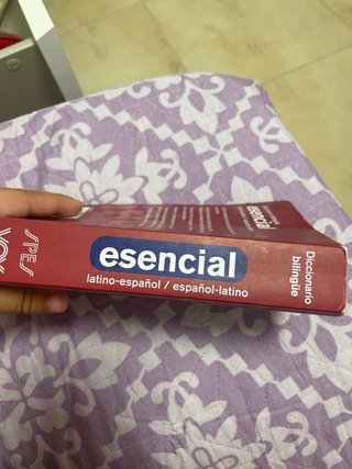 Diccionario Esencial Latino. Latino-Español/ Es...