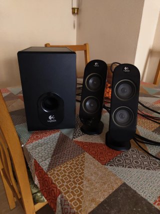 Altavoces Logitech Negros