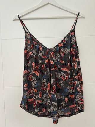 Camiseta tirantes estampado floral