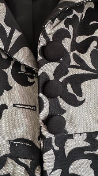 Abrigo fiesta estampado floral Talla M