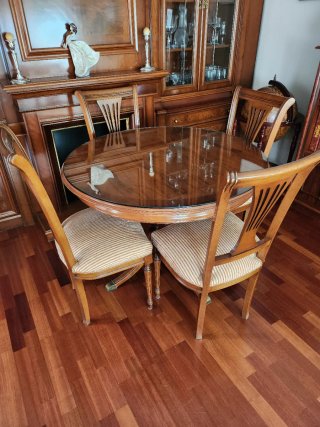 Mueble Bar Salón con Globo y Sillas