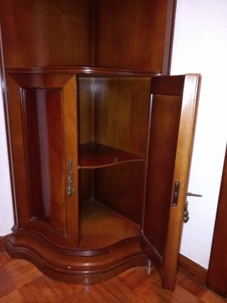Mueble esquinero de madera