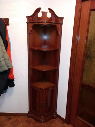 Mueble esquinero de madera