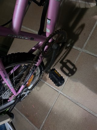Bicicleta infantil rosa.