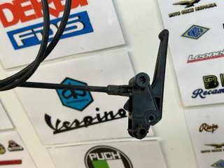 Tirador Capó Ligier XTOO. Cerradura.