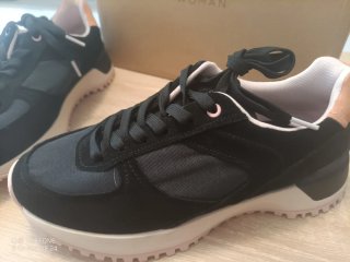 Zapatillas Gioseppo negras y rosas