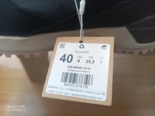 Zapatillas Gioseppo negras y rosas