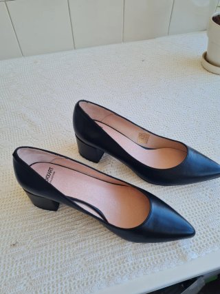 Zapatos negros tacón punta Talla 38