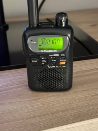 ICOM IC-Q7E VHF/UHF Walkie  RX: 30-1310 MHZ