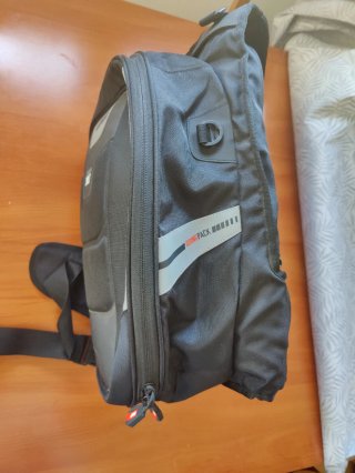 Mochila GIVI XStream 30L Negra/Gris