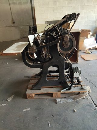 Máquina de imprenta antigua