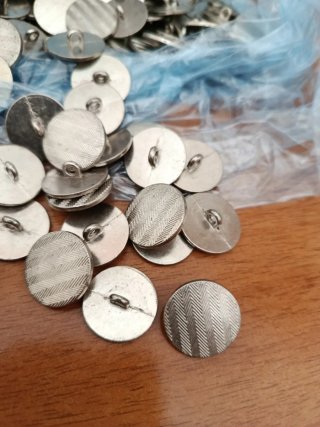 Botones de metal antiguos estilo vástago.