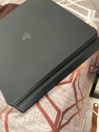 Consola PS4 Negra + 3 Juegos +1 control