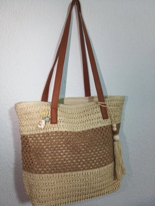 Bolso de rafia beige y marrón