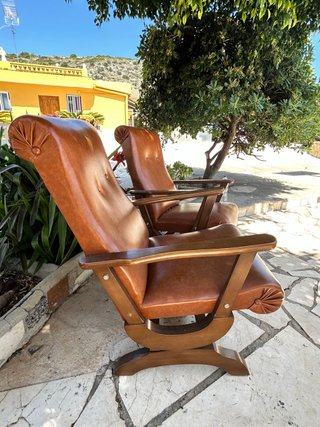 Sillones de cuero sintético marrón