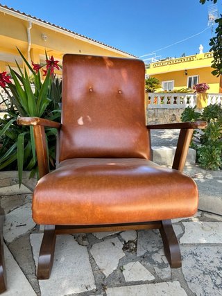Sillones de cuero sintético marrón