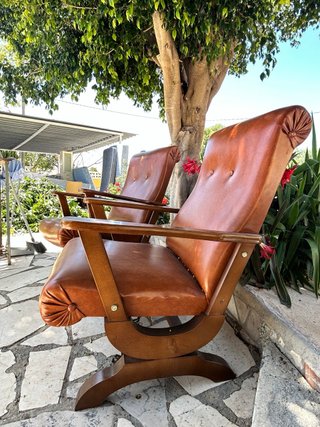 Sillones de cuero sintético marrón