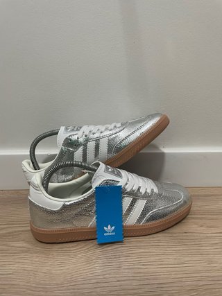 Adidas Bambas Plata y Blanco