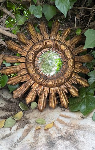 ANTIGUO ESPEJO SOL DORADO.