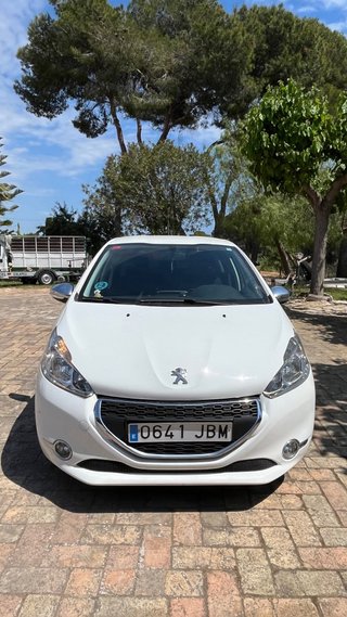 Peugeot 208 style 1.2 82cv