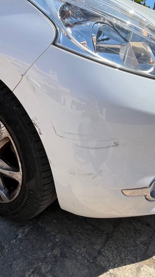 Peugeot 208 style 1.2 82cv