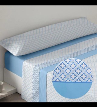 Juego de sábanas azul y blanco