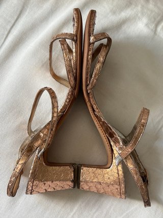Sandalias Chanel Piel Pitón Metálico Oro/Plata