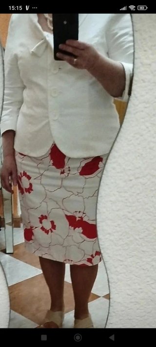 Traje de falda