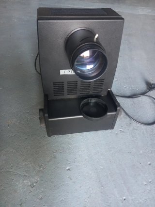 Proyector Episkop A4  Negro. Entrego en mano.