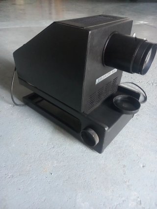 Proyector Episkop A4  Negro. Entrego en mano.