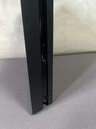 Console Sony PlayStation 4 Slim 1TB Solo Console