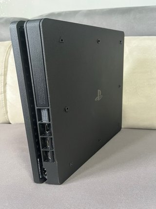 Console Sony PlayStation 4 Slim 1TB Solo Console
