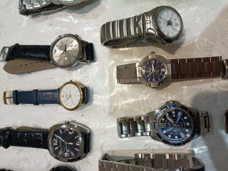 Lotto 30 orologi uomo/donna