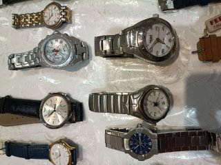 Lotto 30 orologi uomo/donna