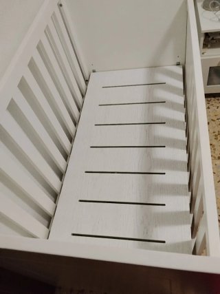 Cuna de bebé blanca