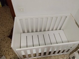 Cuna de bebé blanca