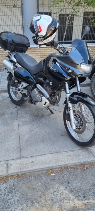 Suzuki XF650 - Moto en buen estado