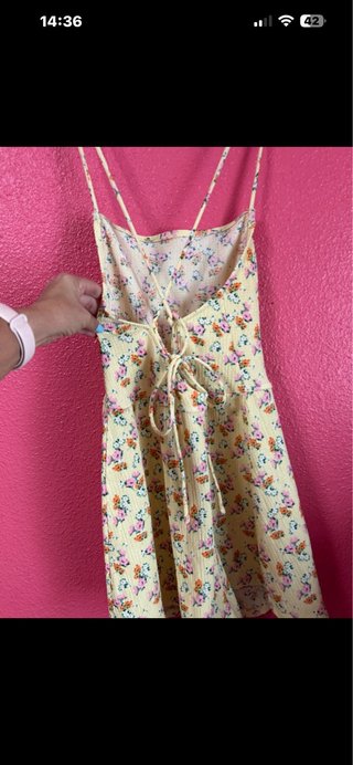 Peto Bershka floral talla L